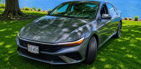 Hyundai Elantra Hybrid 2026