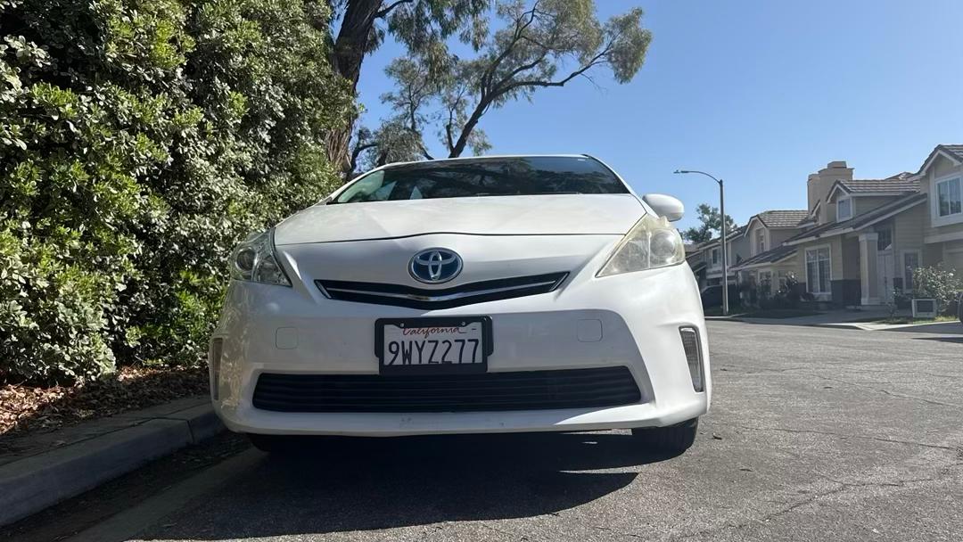 Toyota Prius v 2014 in Rancho Cucamonga, CA