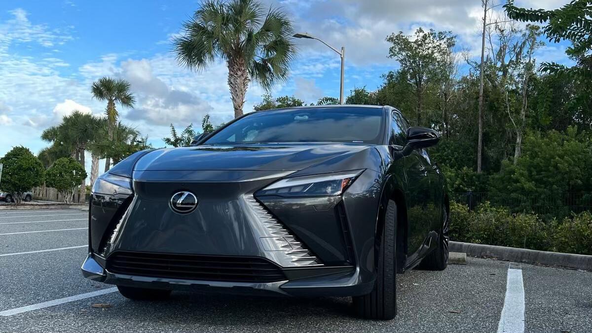 Lexus RZ 2023 in 