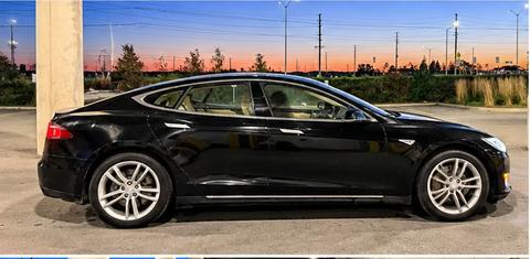 Tesla Model S 2015