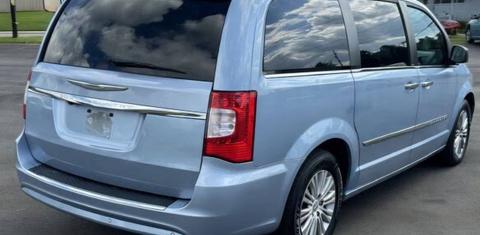 Chrysler Town & Country 2013