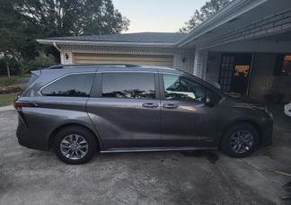 Toyota Sienna car