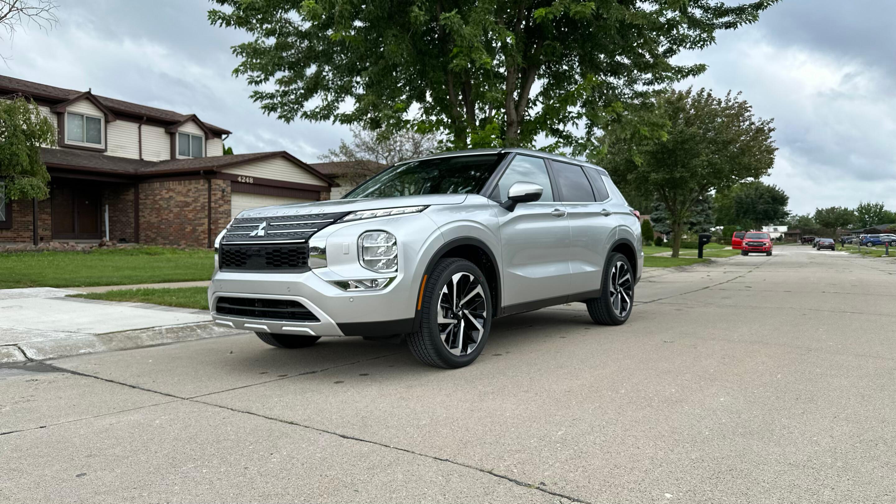 Mitsubishi Outlander 2024 in Sterling Heights, MI