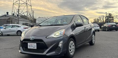 Toyota Prius c 2016