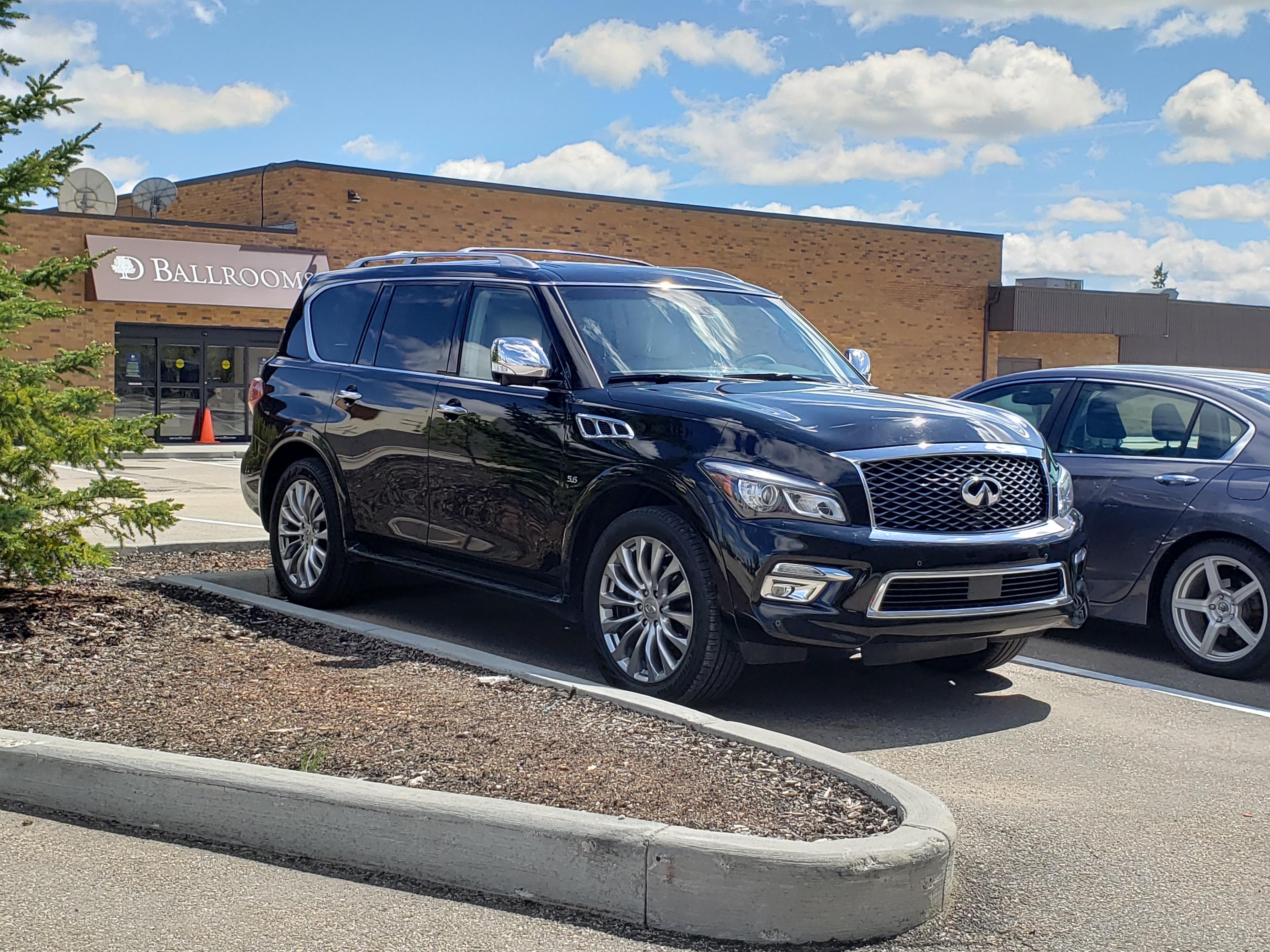 INFINITI QX80 2016 à Calgary, AB