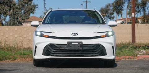 Toyota Camry Hybrid 2025