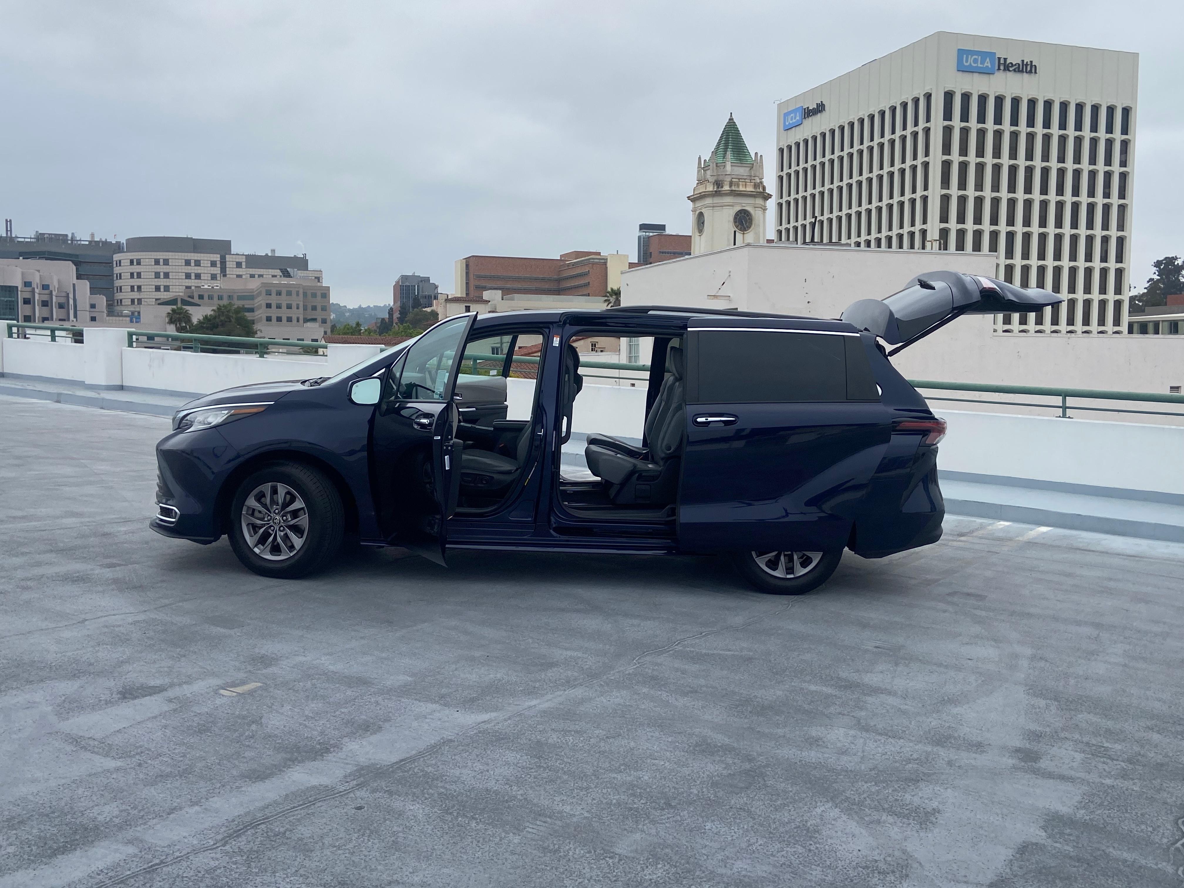 Toyota Sienna 2023 in Culver City, CA