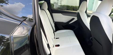 Tesla Model Y 2026