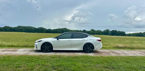Toyota Camry Hybrid 2025