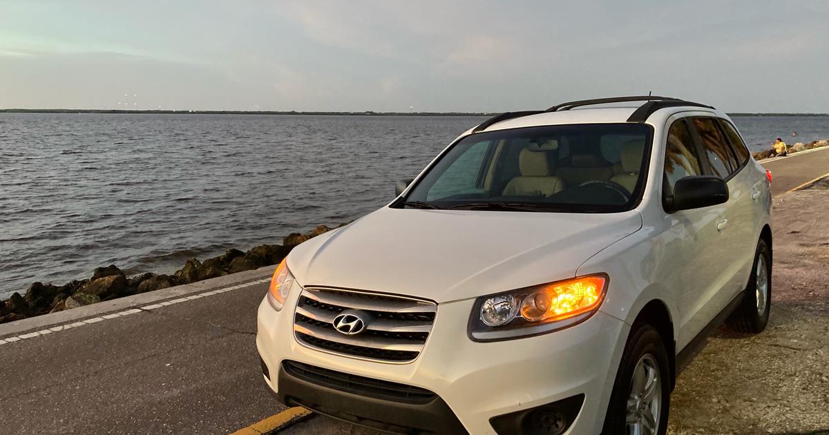 Hyundai Santa Fe 2012 rental in Brandon, FL by Abbey R. | Turo