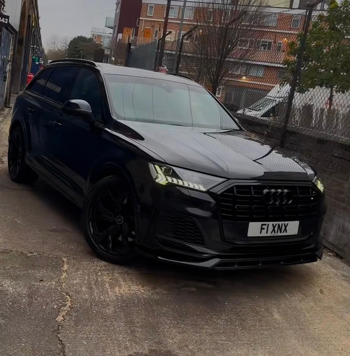 Audi Q7 2020 in London
