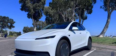 Tesla Model Y 2026