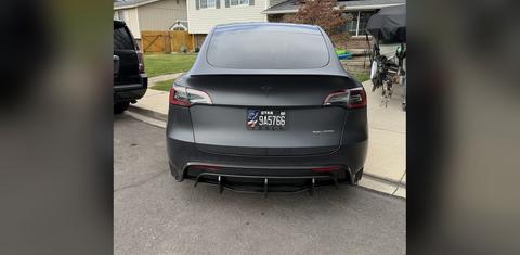 Tesla Model Y 2024