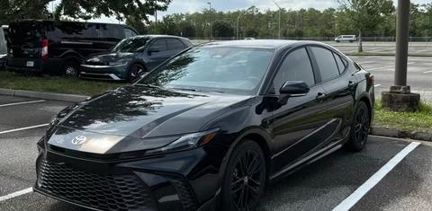 Toyota Camry Hybrid 2026