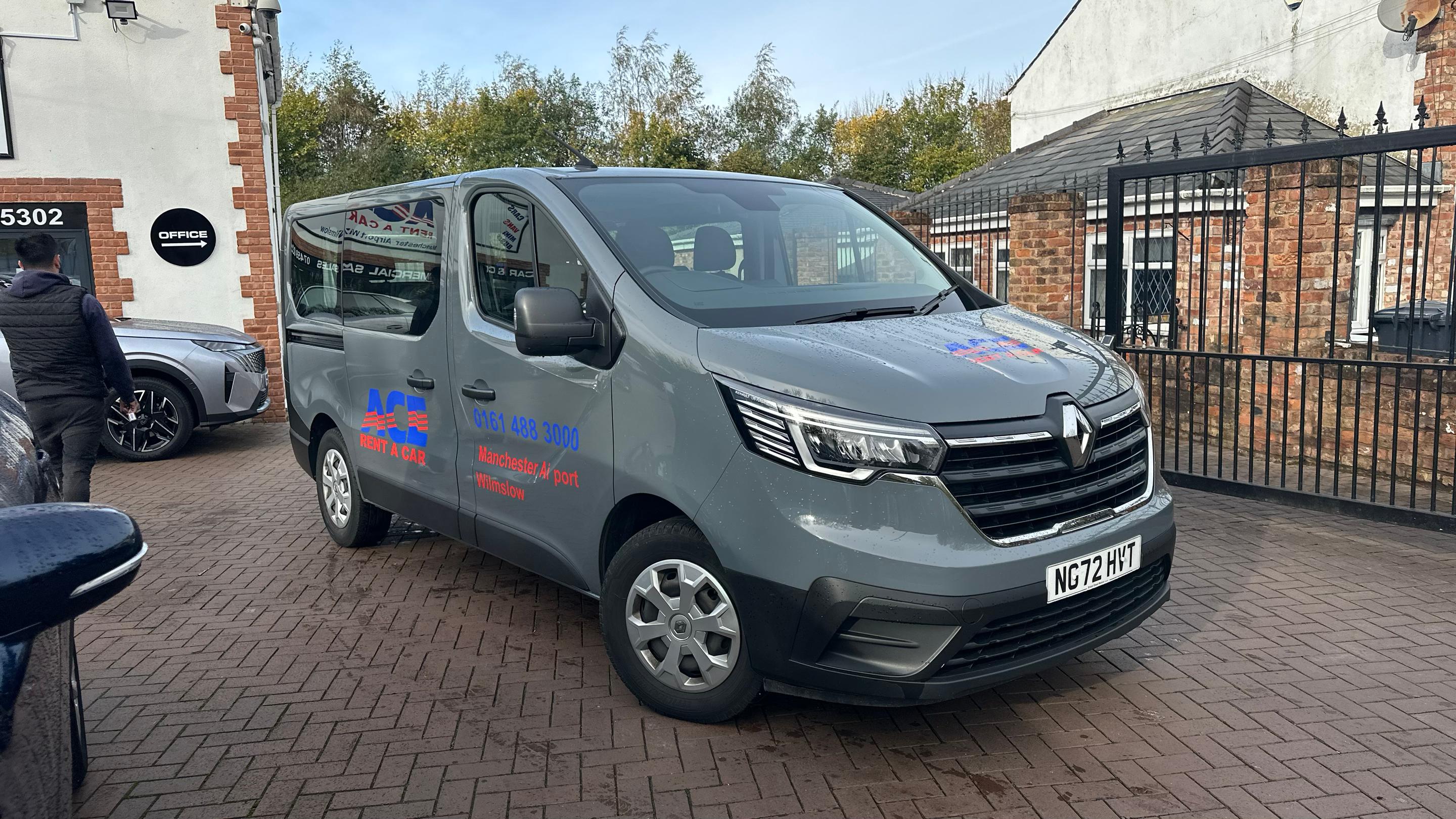 Renault Trafic Passenger 2023 in 