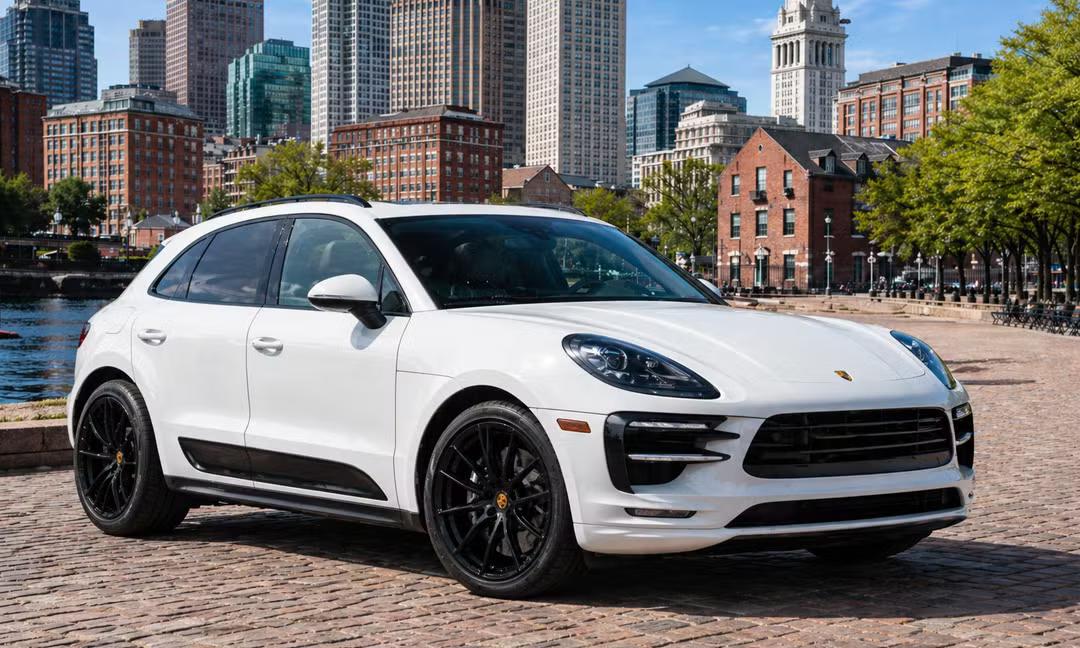 Porsche Macan 2020 in Medford, MA