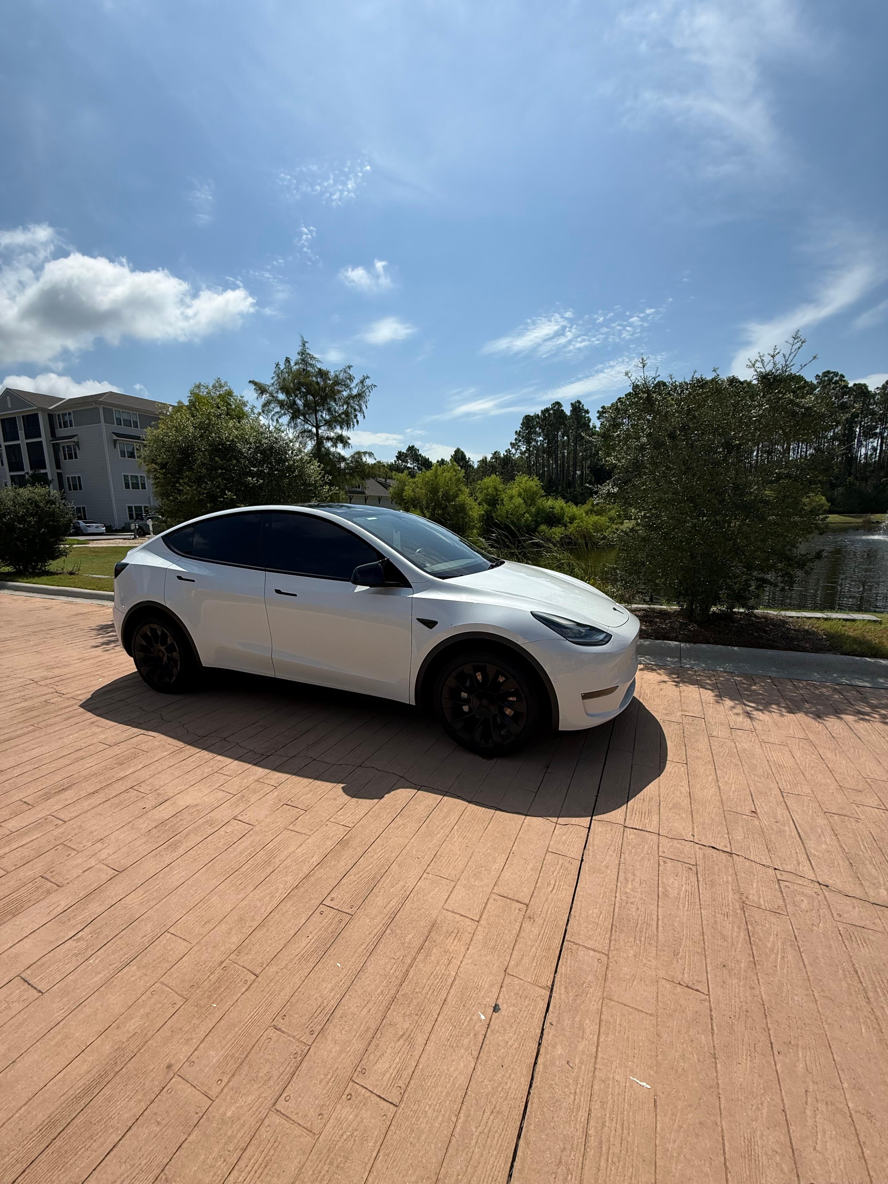 Tesla Model Y 2021 in Inlet Beach, FL