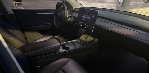 Tesla Model Y 2024