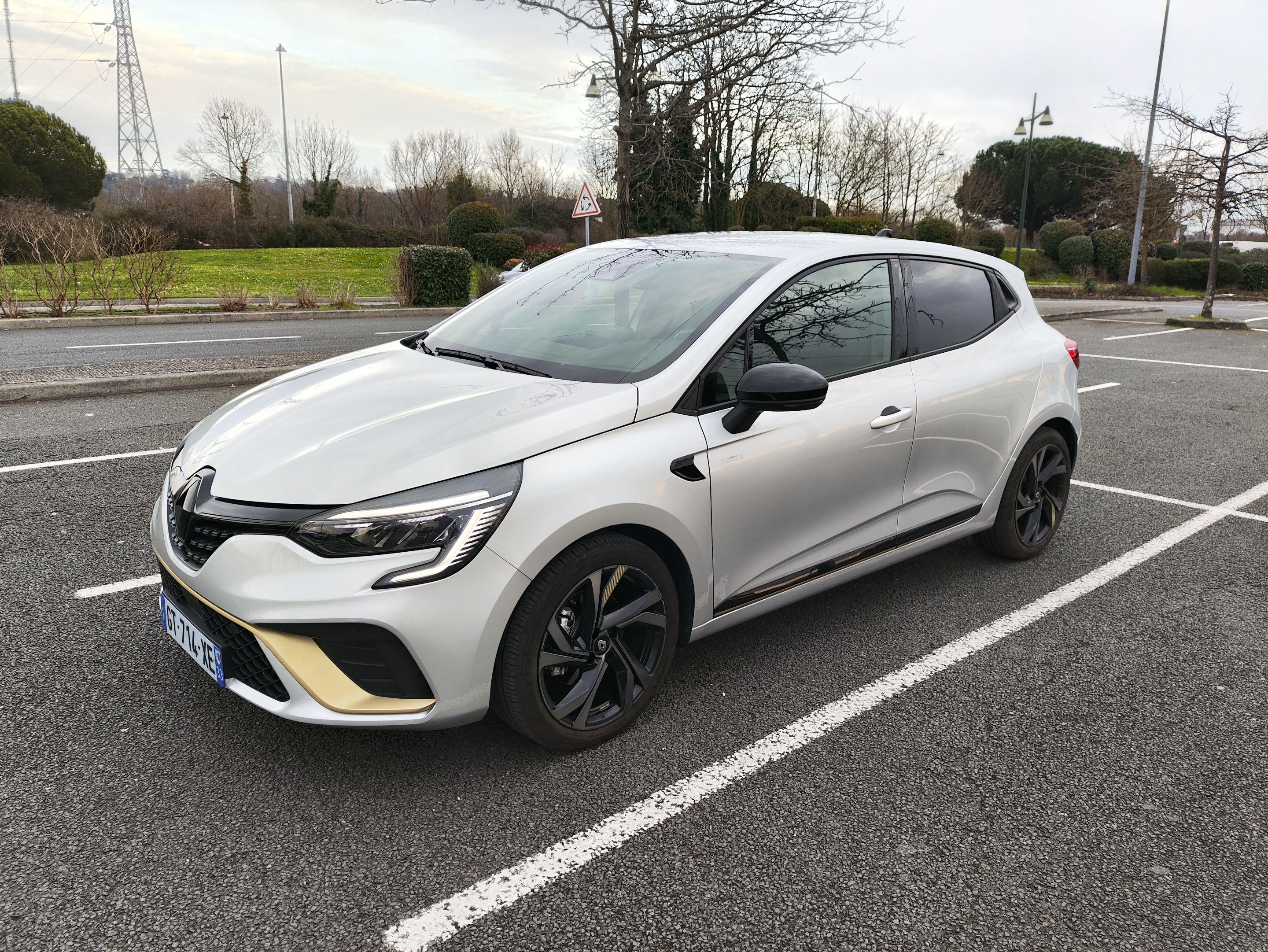 Renault CLIO V 2024 à Cenon
