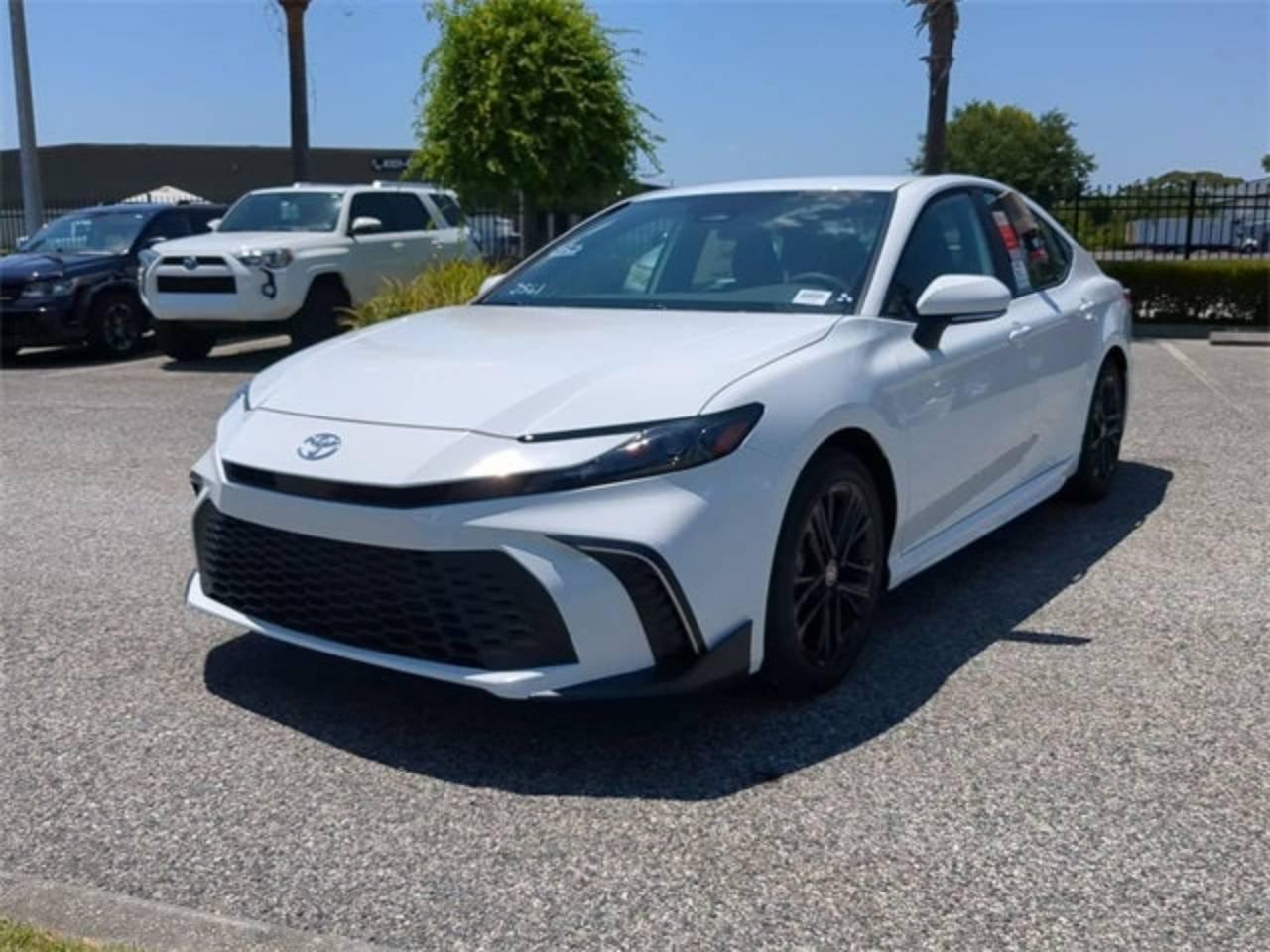 Toyota Camry Hybrid 2025 in 
