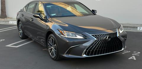 Lexus ES 2025