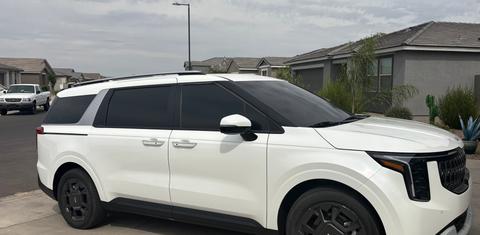 Kia Carnival Hybrid 2025