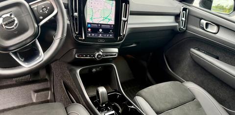 Volvo XC40 2025
