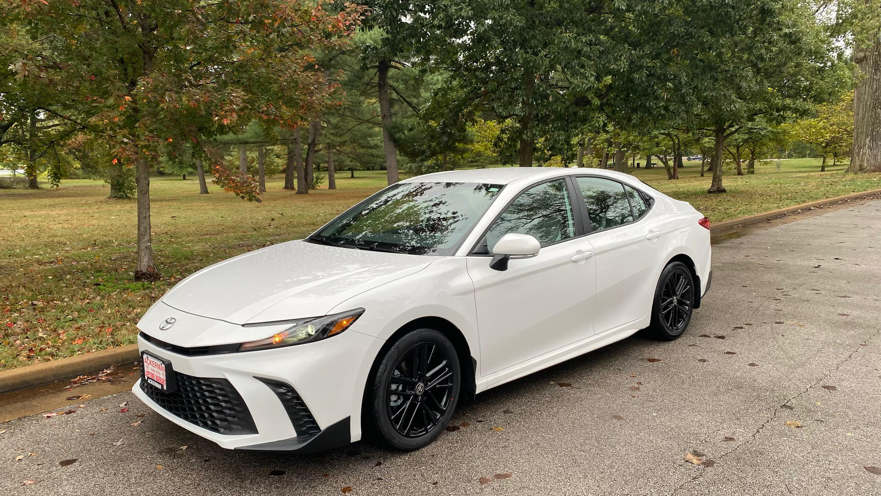 Toyota Camry Hybrid 2026 in St. Louis, MO