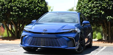 Toyota Camry Hybrid 2025