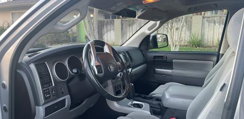 Toyota Sequoia 2016