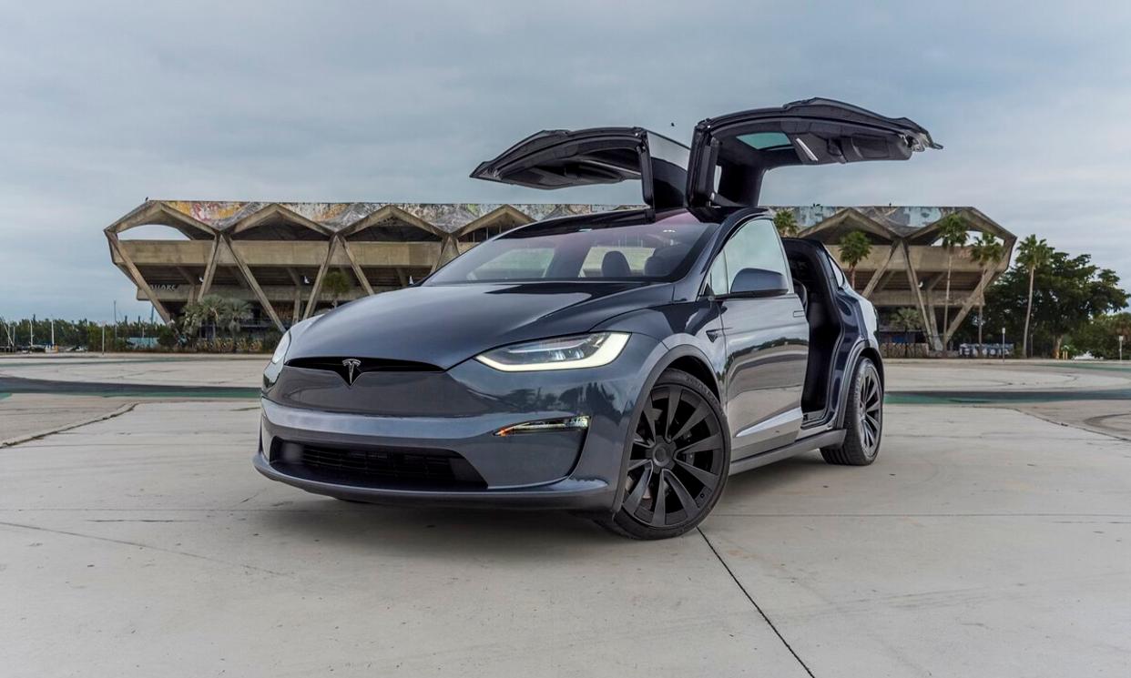 Tesla Model X 2022
