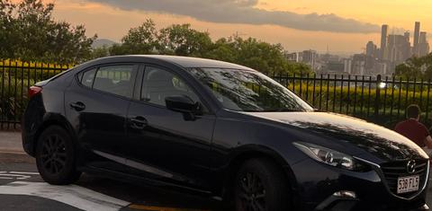 Mazda MAZDA3 2015
