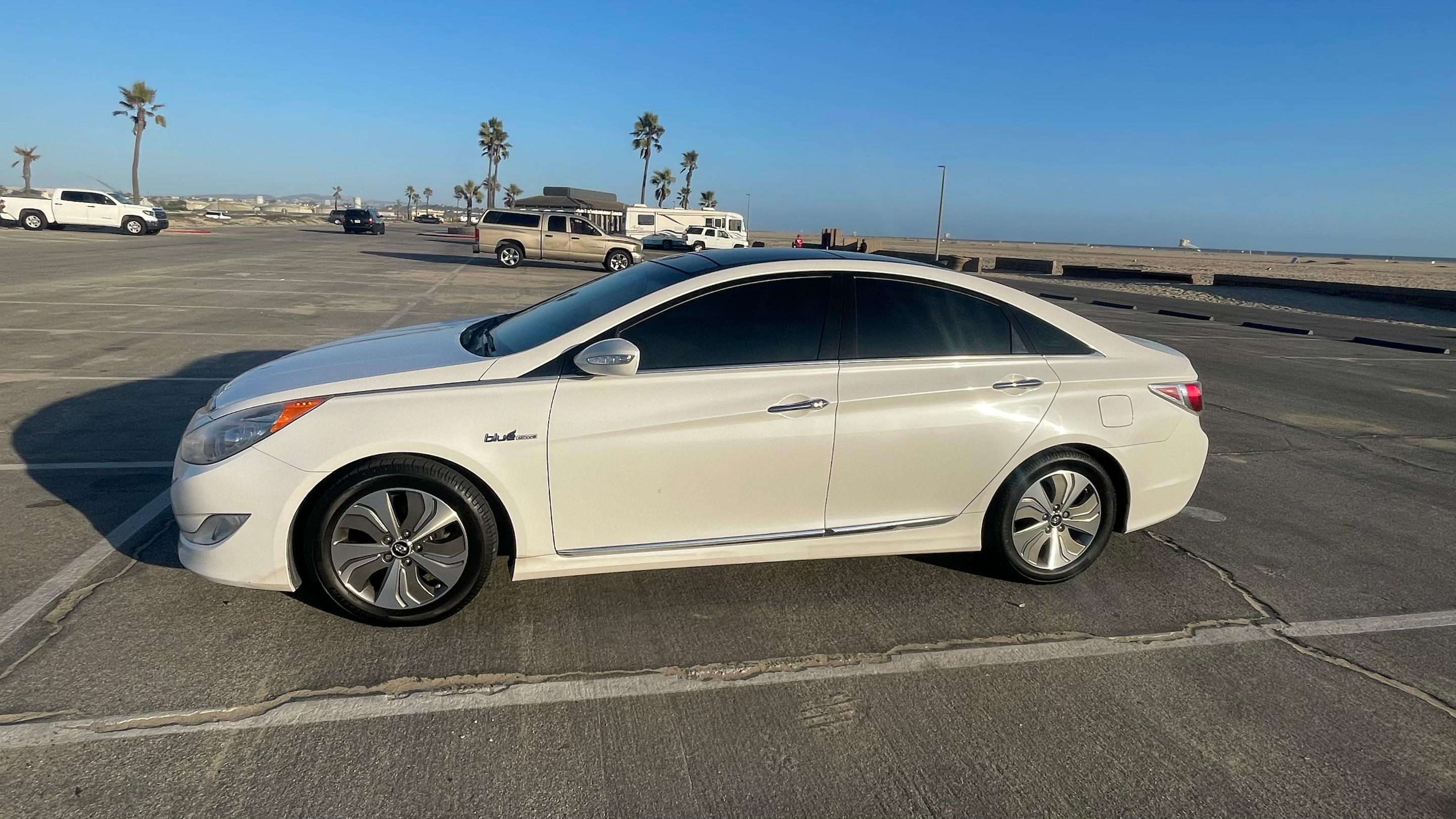 Hyundai Sonata Hybrid 2014 in Huntington Beach, CA