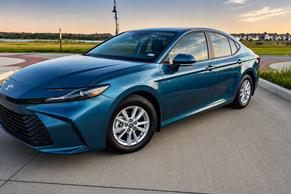Toyota Camry Hybrid 2025 em Arlington