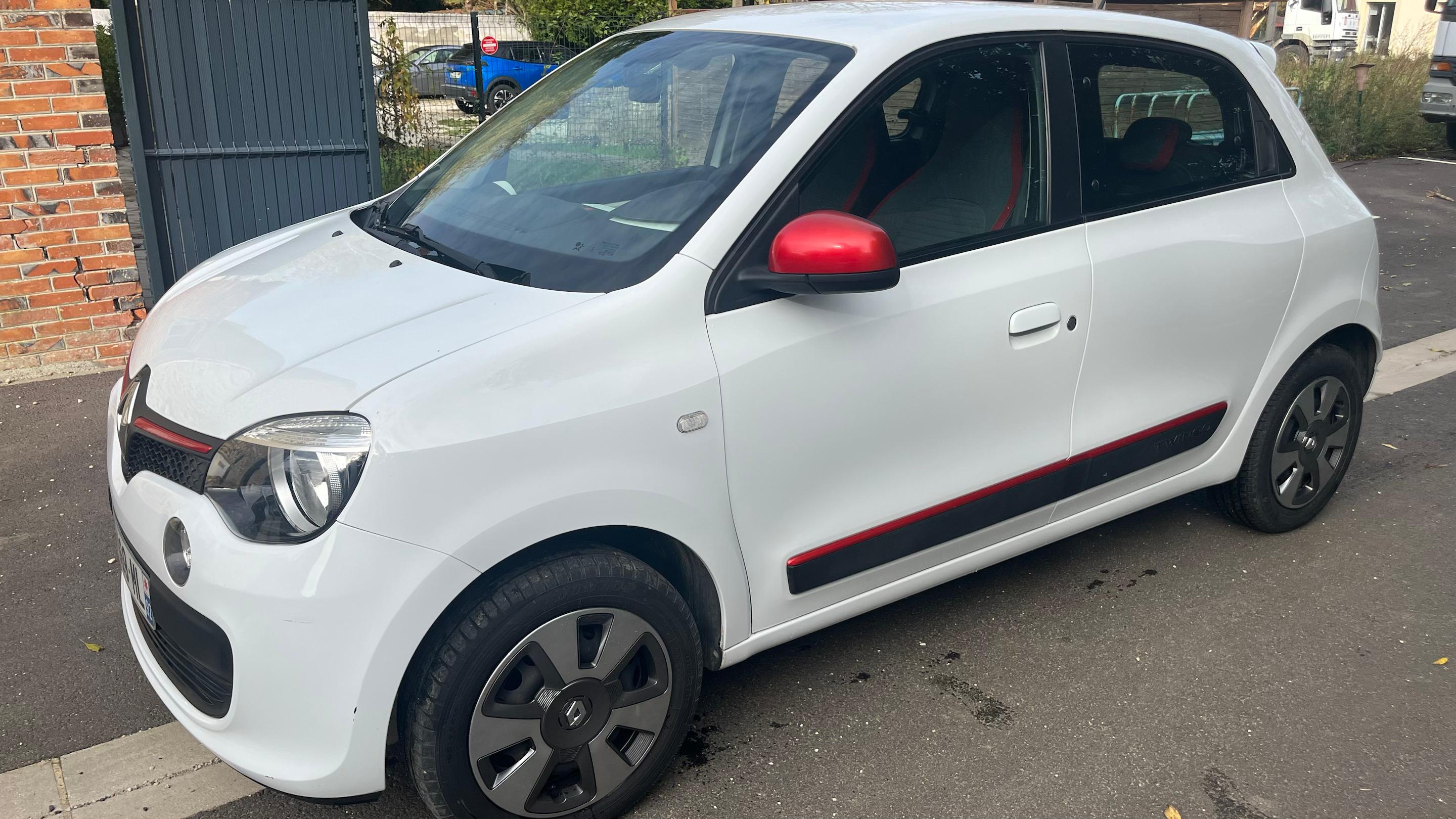 Renault TWINGO III 2015 à Courquetaine