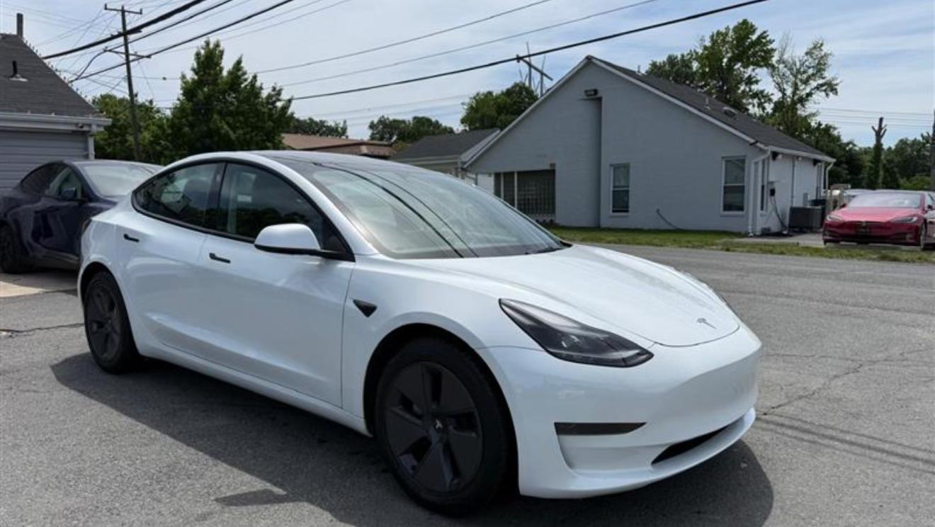Tesla Model 3 2023 in Champaign, IL