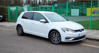 Volkswagen Golf 2018 — Options de location de voitures à Wembley