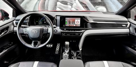 Toyota Camry Hybrid 2025