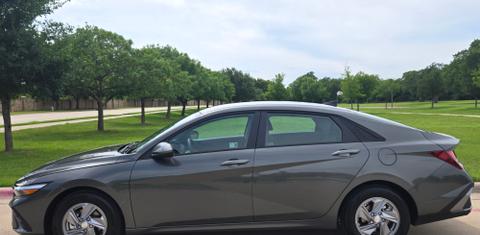 Hyundai Elantra 2025