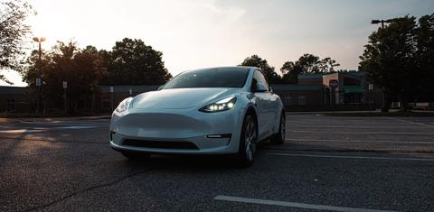 Tesla Model Y 2024