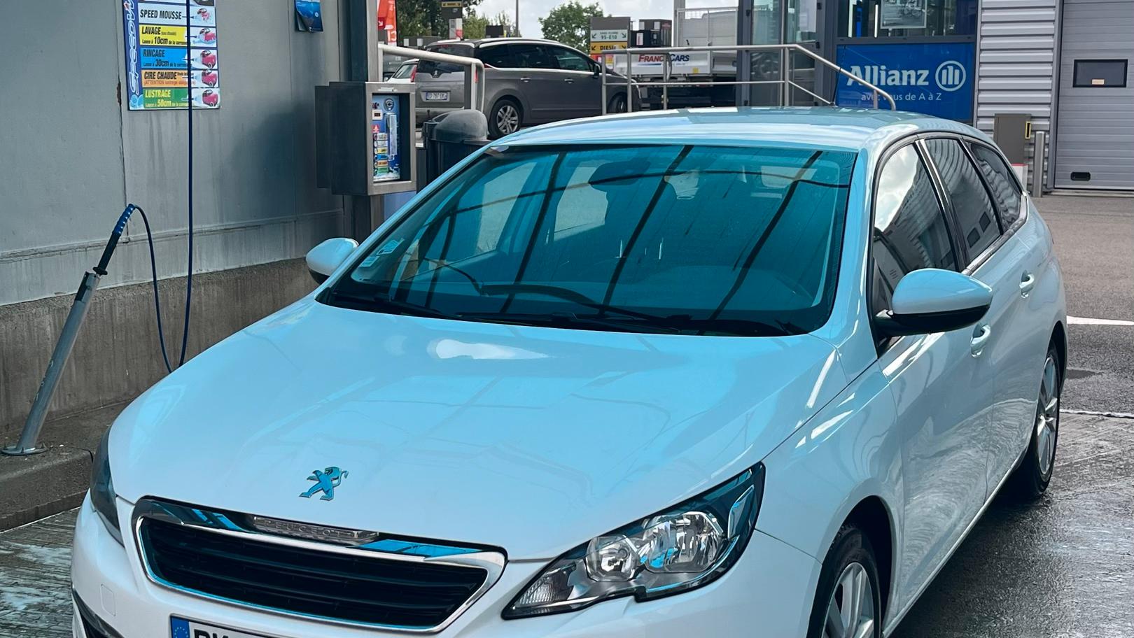 Peugeot 308 2014 in Oresmaux