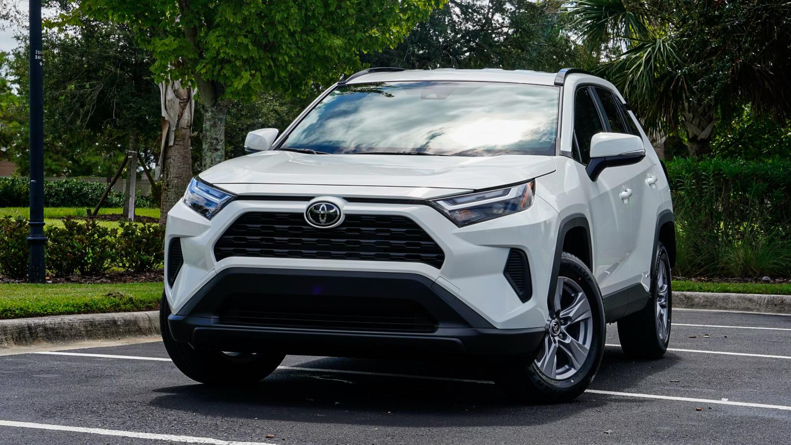 Toyota RAV4 Hybrid 2025 in Ruskin, FL