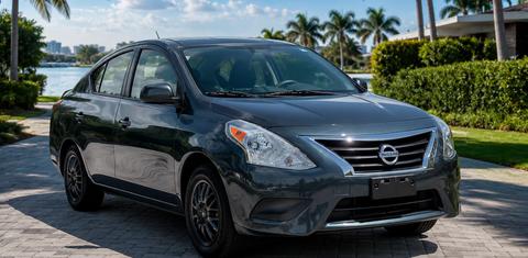 Nissan Versa 2015