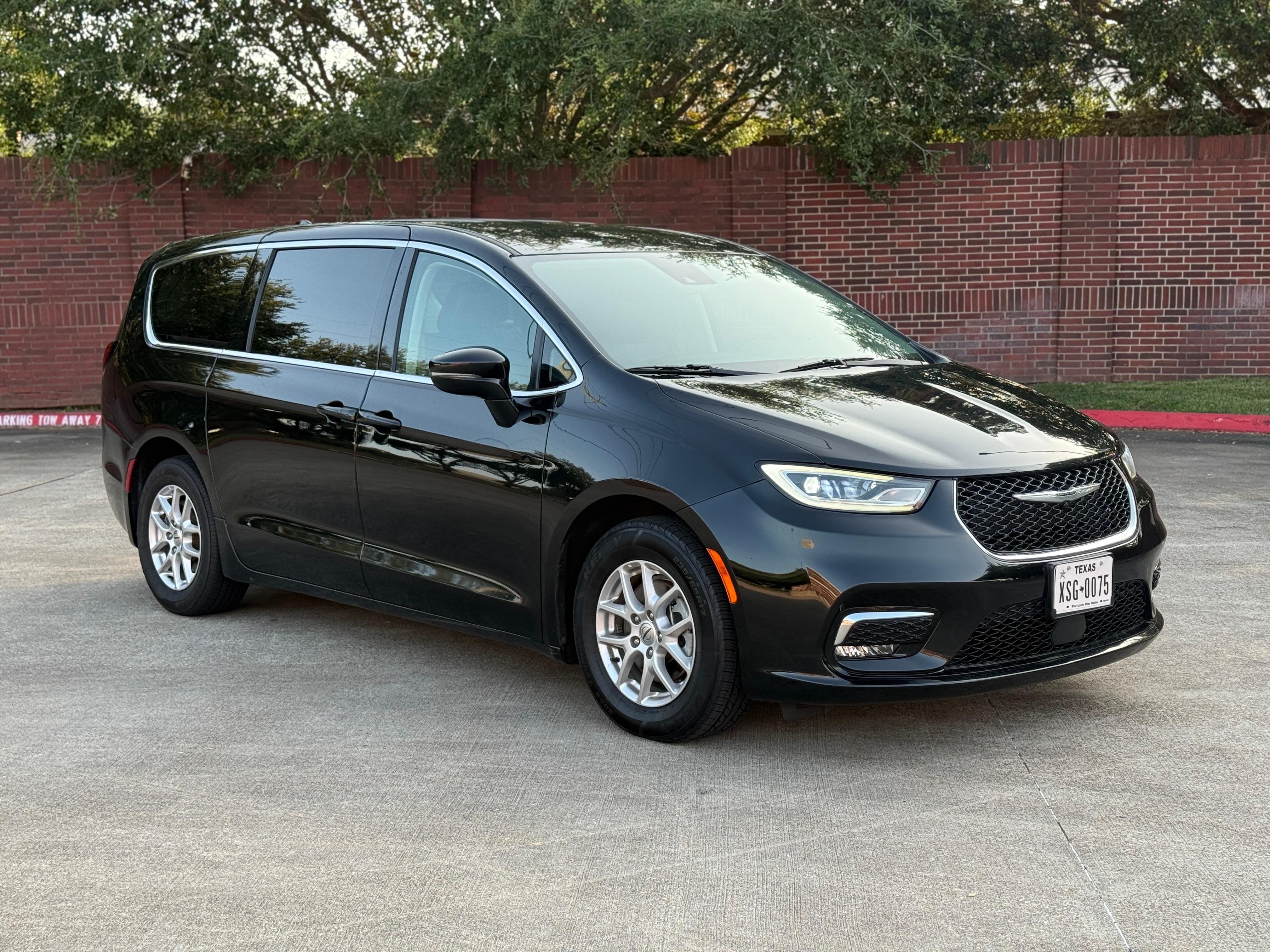 Chrysler Pacifica 2024 in Sugar Land, TX