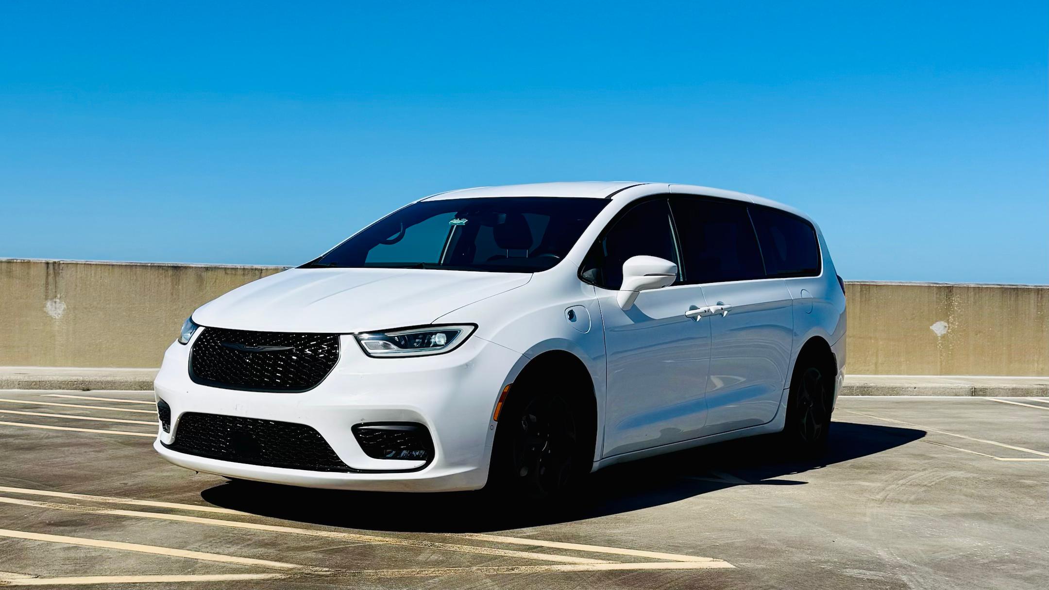 Chrysler Pacifica 2022 in Tampa, FL