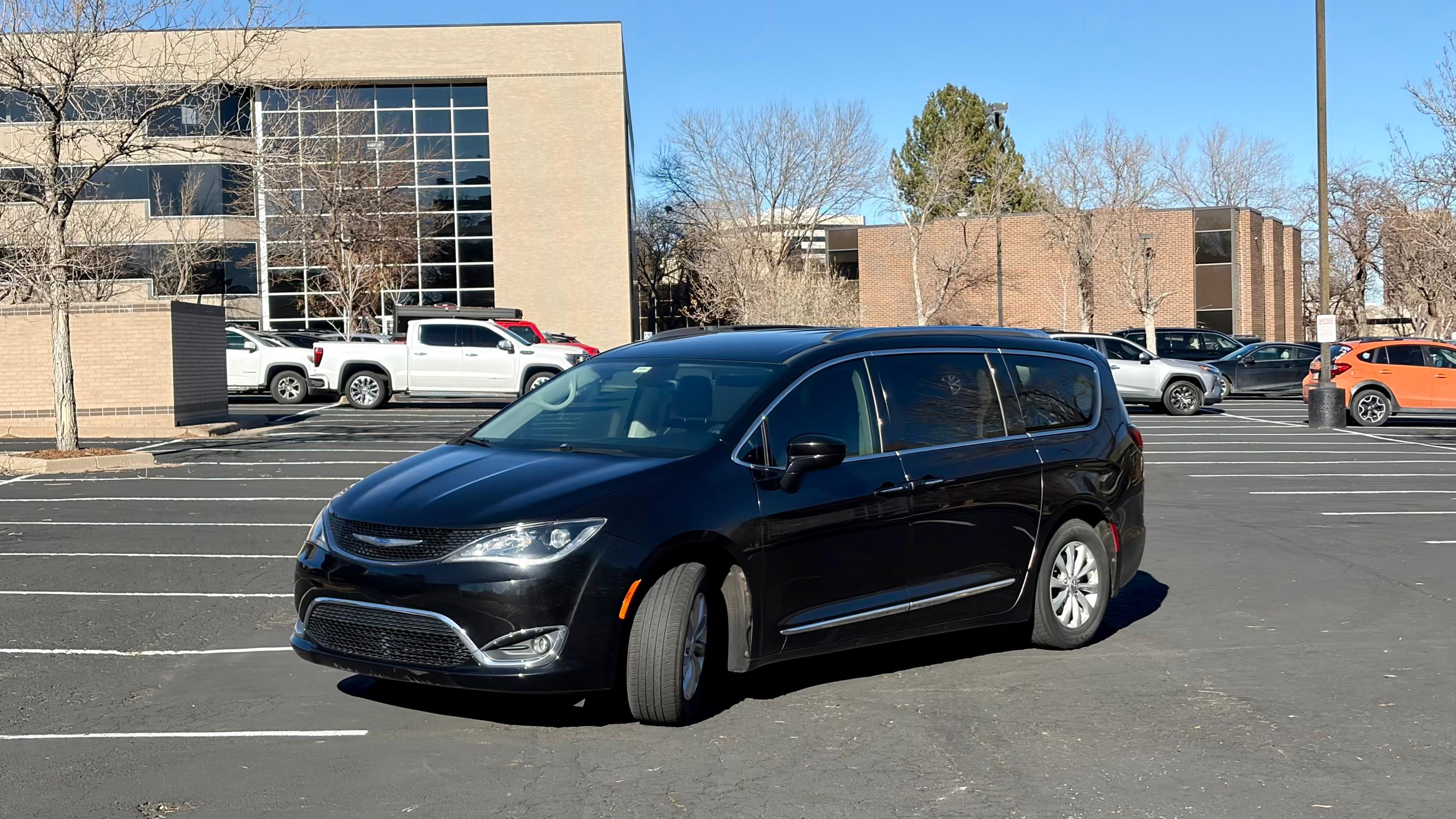 Chrysler Pacifica 2018 in Greenwood Village, CO