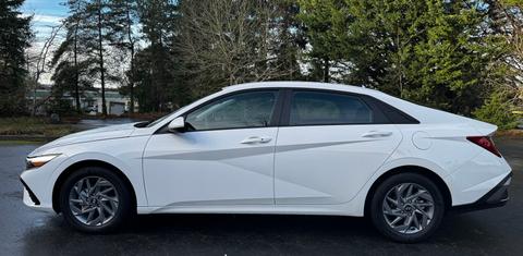 Hyundai Elantra Hybrid 2025