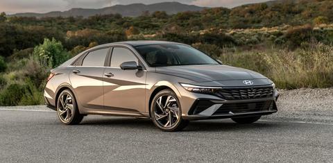Hyundai Elantra Hybrid 2026