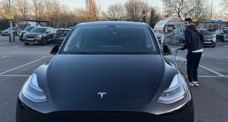 Tesla Model Y 2025 — SUV rental alternative in London