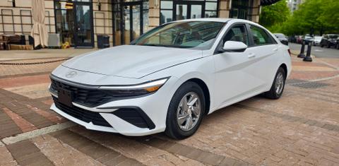 Hyundai Elantra 2024
